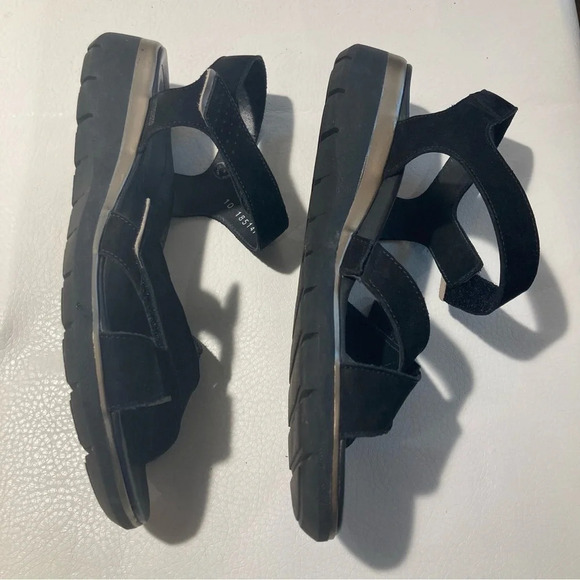 MEPHISTO Sz 41 Velvet Gold Cross Strappy Made  in Portugal Sandals - Picture 13 of 14